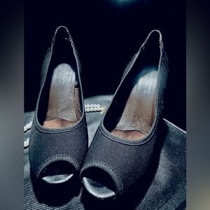 Luxe! 💎 Donald J. Pliner Italian Leather Heels from the Couture Line - Sz 7.5